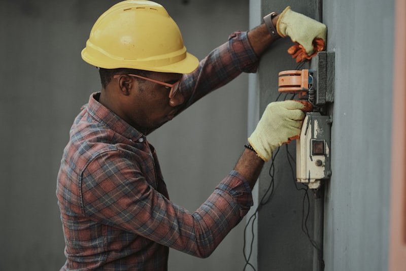 Électricien professionnel — mise aux normes